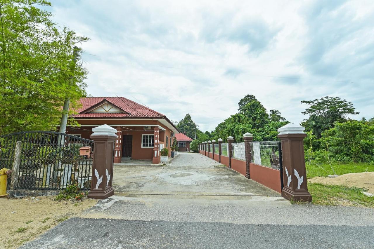 Oyo 90642 Twin Mutiara Chalet & Homestay Jeli Экстерьер фото