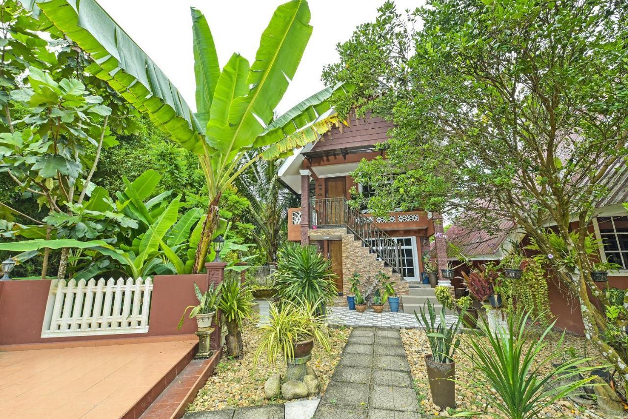 Oyo 90642 Twin Mutiara Chalet & Homestay Jeli Экстерьер фото