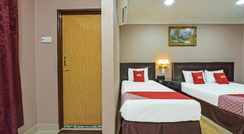 Oyo 90642 Twin Mutiara Chalet & Homestay Jeli Экстерьер фото